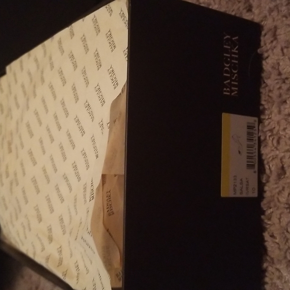 Badgley Mischka Salsa Ivory Satin D'orsay Pumps - Picture 6 of 9